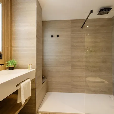 In Near Golf And 아파트 *