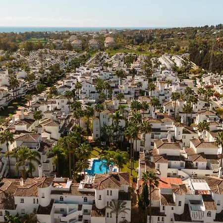 In Near Golf And 公寓