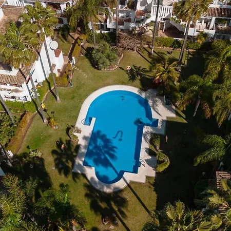 In Near Golf And Apartment Marbella
